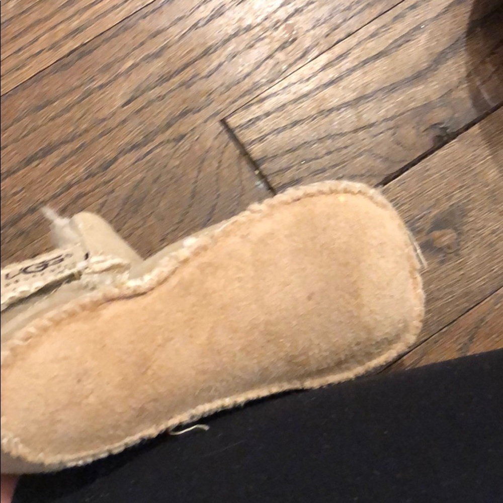 Ugg baby Erin booties M - Picture 4 of 6